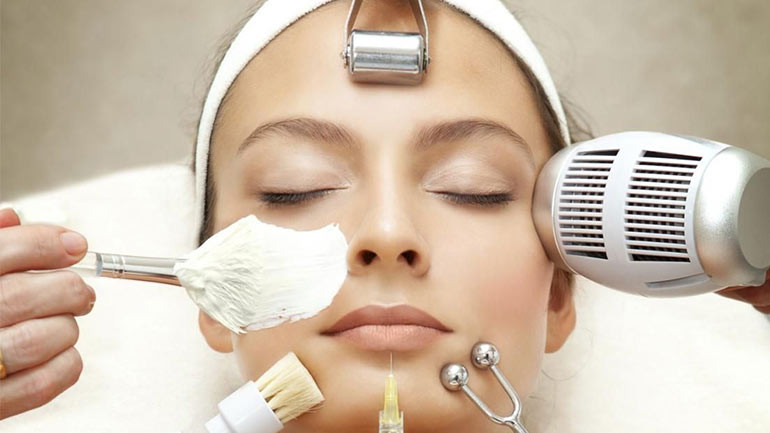 Why Choose Medfacials Over Regular Salon Facials?